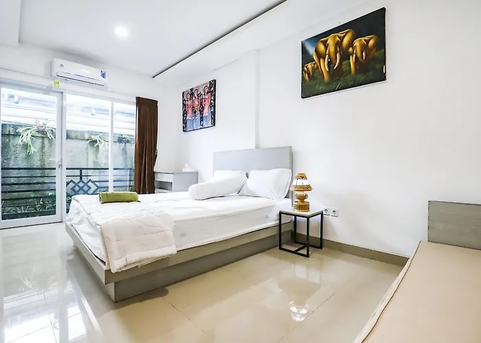 White Blue House 1 - Pvt Room, Shared Pool&kitchen