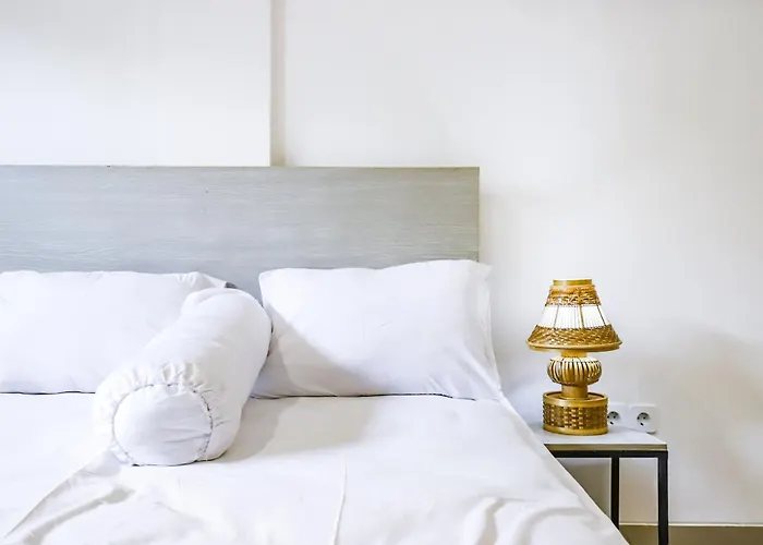 White Blue House 1 - Pvt Room, Shared Pool&kitchen Guest house 3*