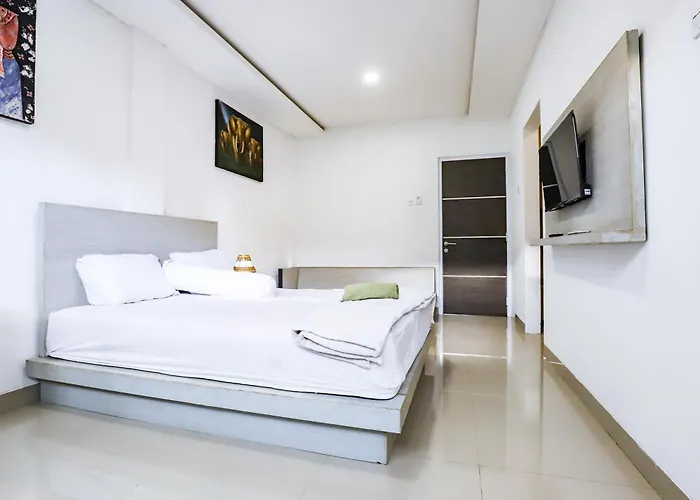 Guest house White Blue House 1 - Pvt Room, Shared Pool&kitchen