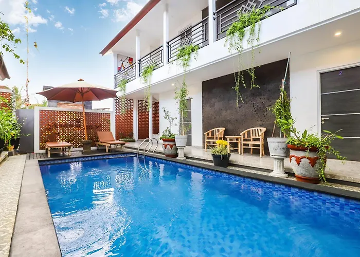 White Blue House 1 - Pvt Room, Shared Pool&kitchen