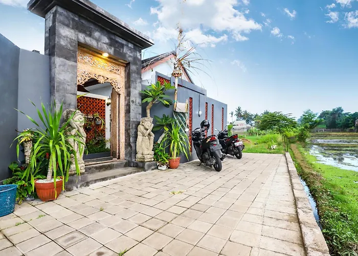 Guest house White Blue House 1 - Pvt Room, Shared Pool&kitchen