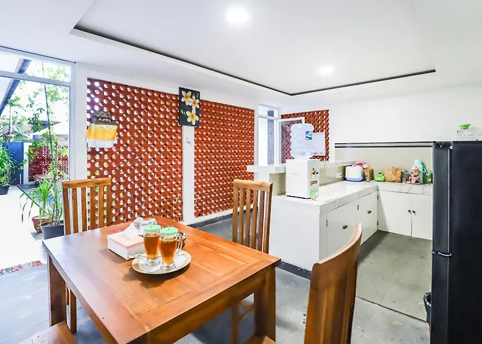 White Blue House 1 - Pvt Room, Shared Pool&kitchen